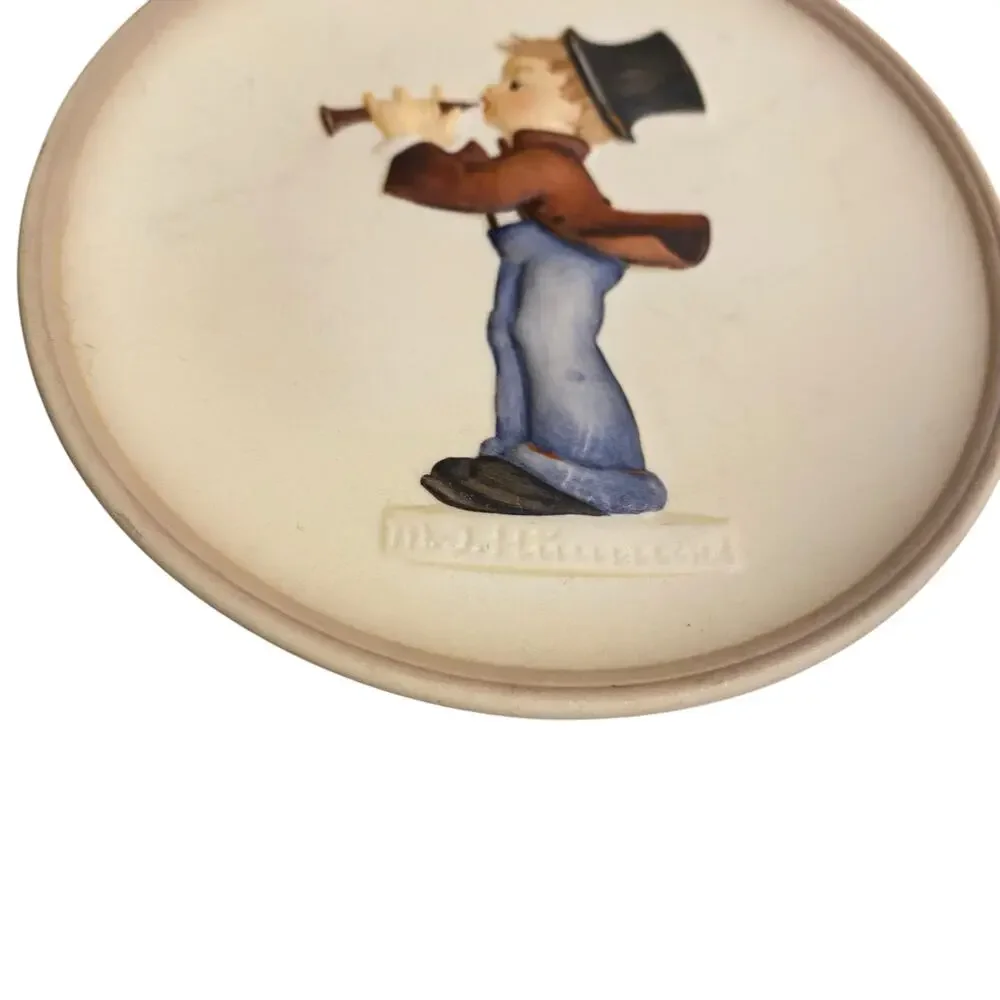 Goebel Miniature Plate 1984-1987 “Little Music Makers”  Clarinet Player Vintage